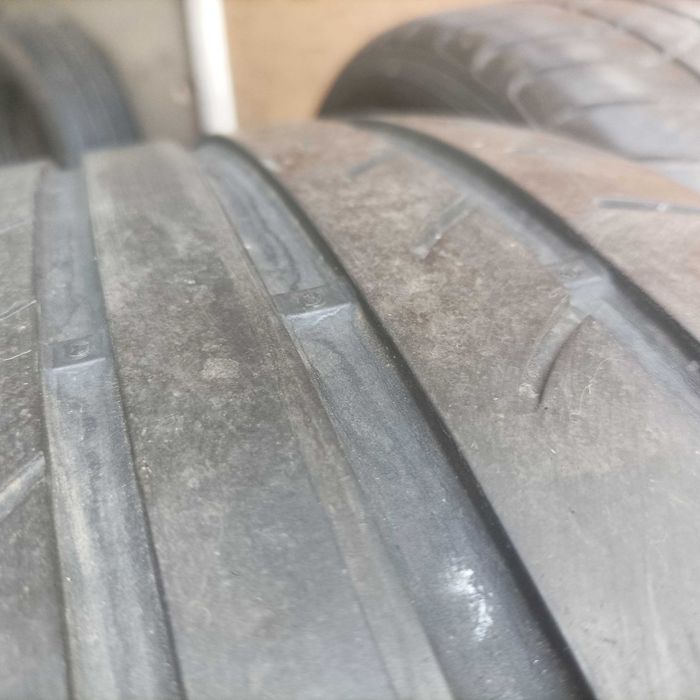 Разпродажба! 2 бр нископрофилни гуми Дънлоп Спорт Макс 225  40 18