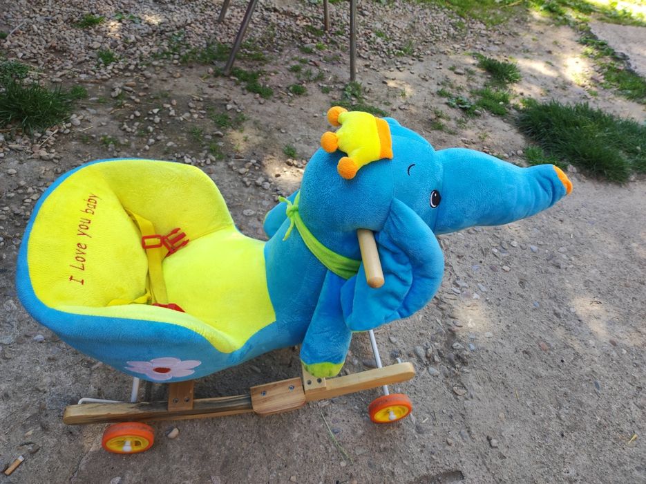 Elefant balansoar cu roti