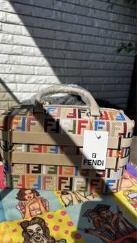 Чанта Fendi (Фенди)