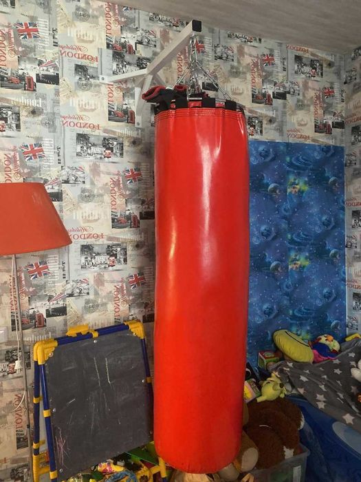 Отдaм дapoм боксерскую грушу