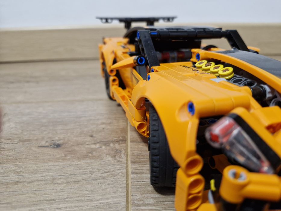 Lego technic Chervolet Corvette ZR1 42093
