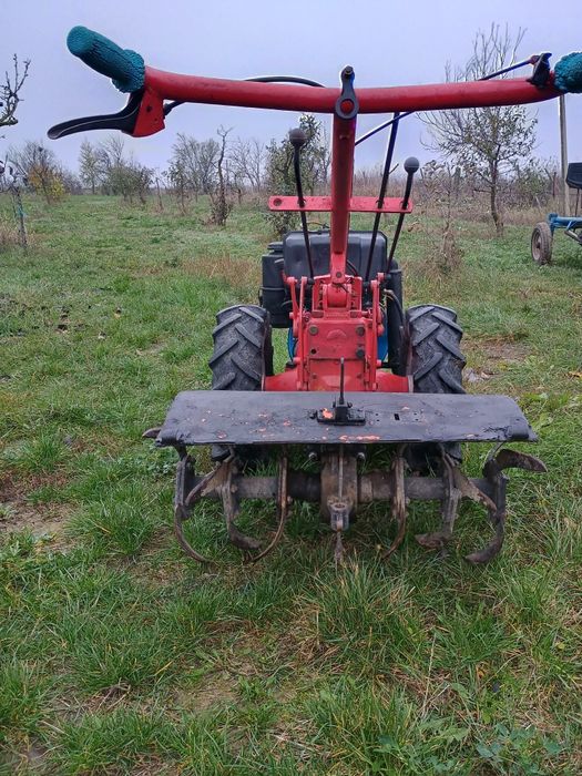 Vând motocultor pascuali cu motor lombardini lda 820