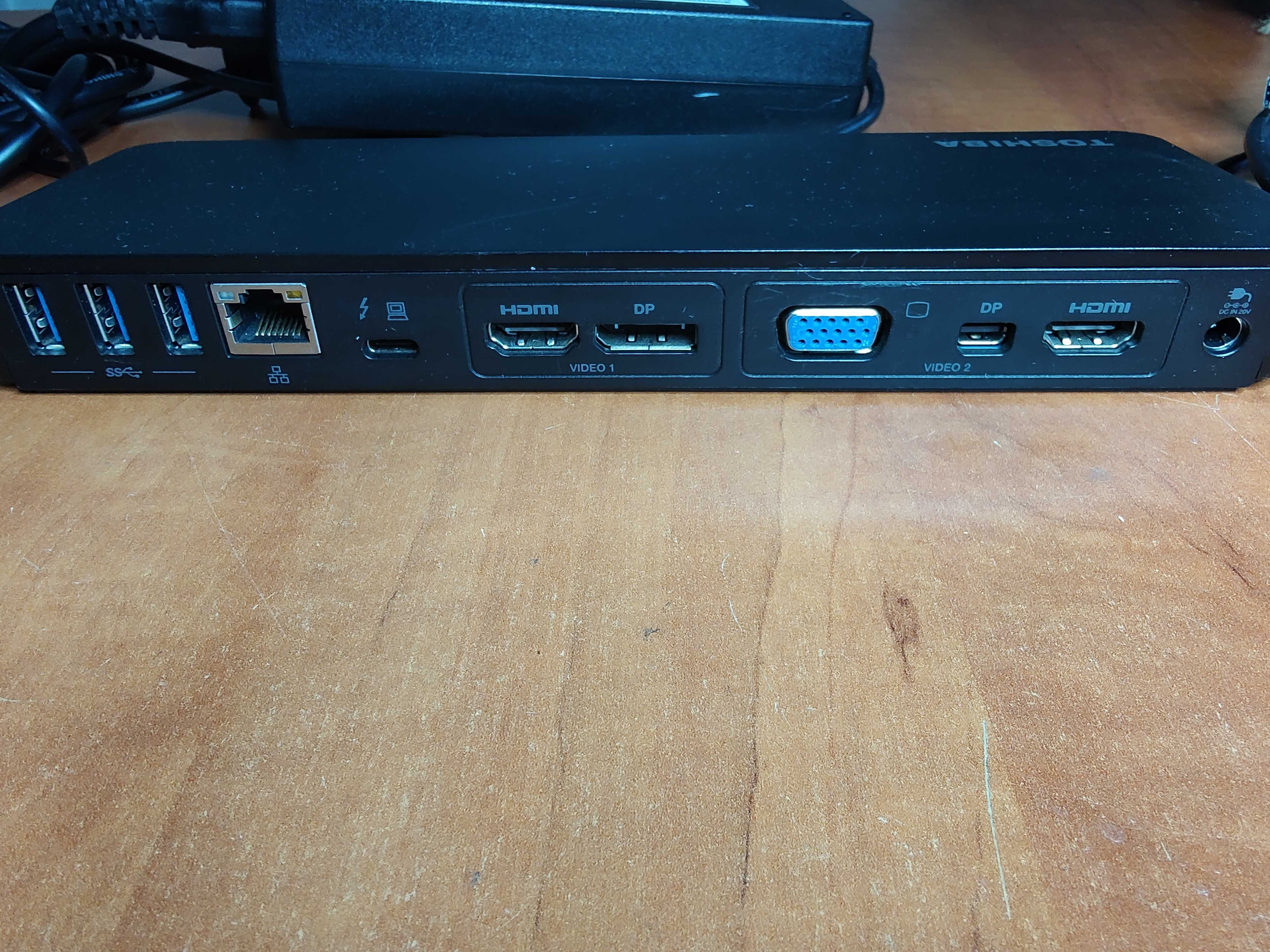 Toshiba Thunderbolt 3 Dock complet cu alimentator si cablu date