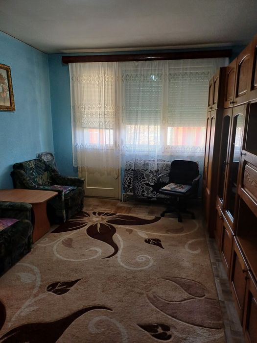 Apartament 2 camere, semidecomandat, etaj 3, Târgu Jiu