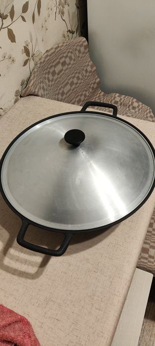 Чугунная сковорода-вок Gipfel 10 литров