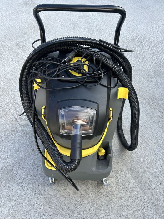 Aspirator cu spalare Karcher Puzzi 30/4