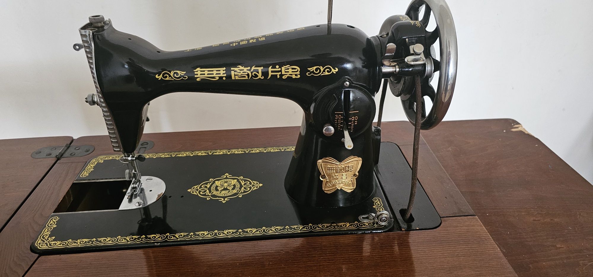 Продам старинную швейную машину