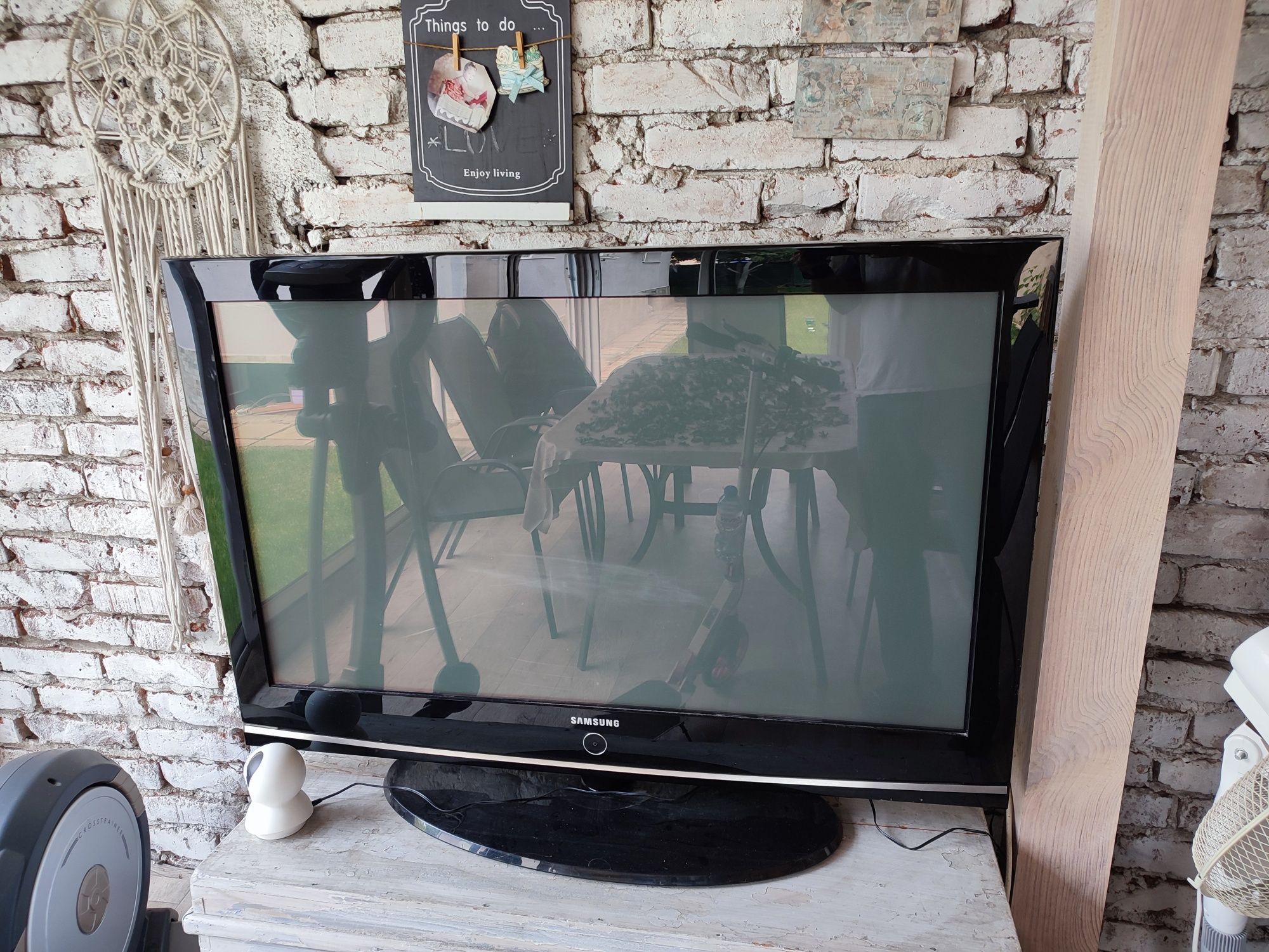 Samsung 42" плазмен телевизор