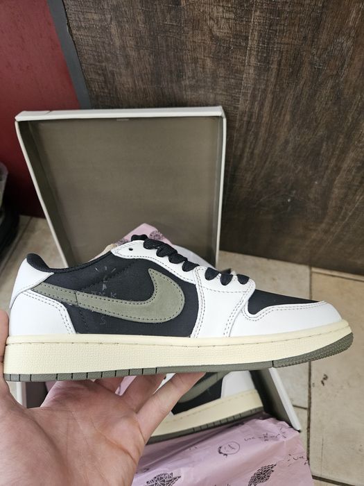 Маратонки Nike air force x travis scott