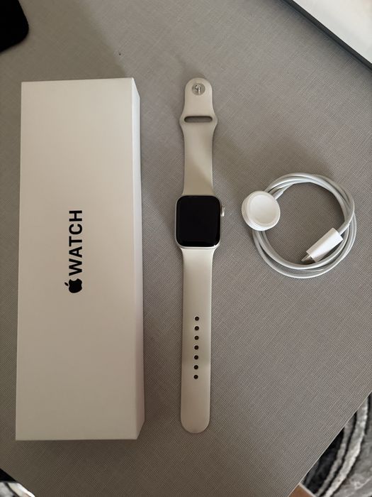 Apple Watch SE (2024), GPS, M/L, 40mm, Starlight