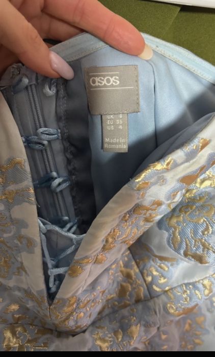 Rochii Asos impecabile