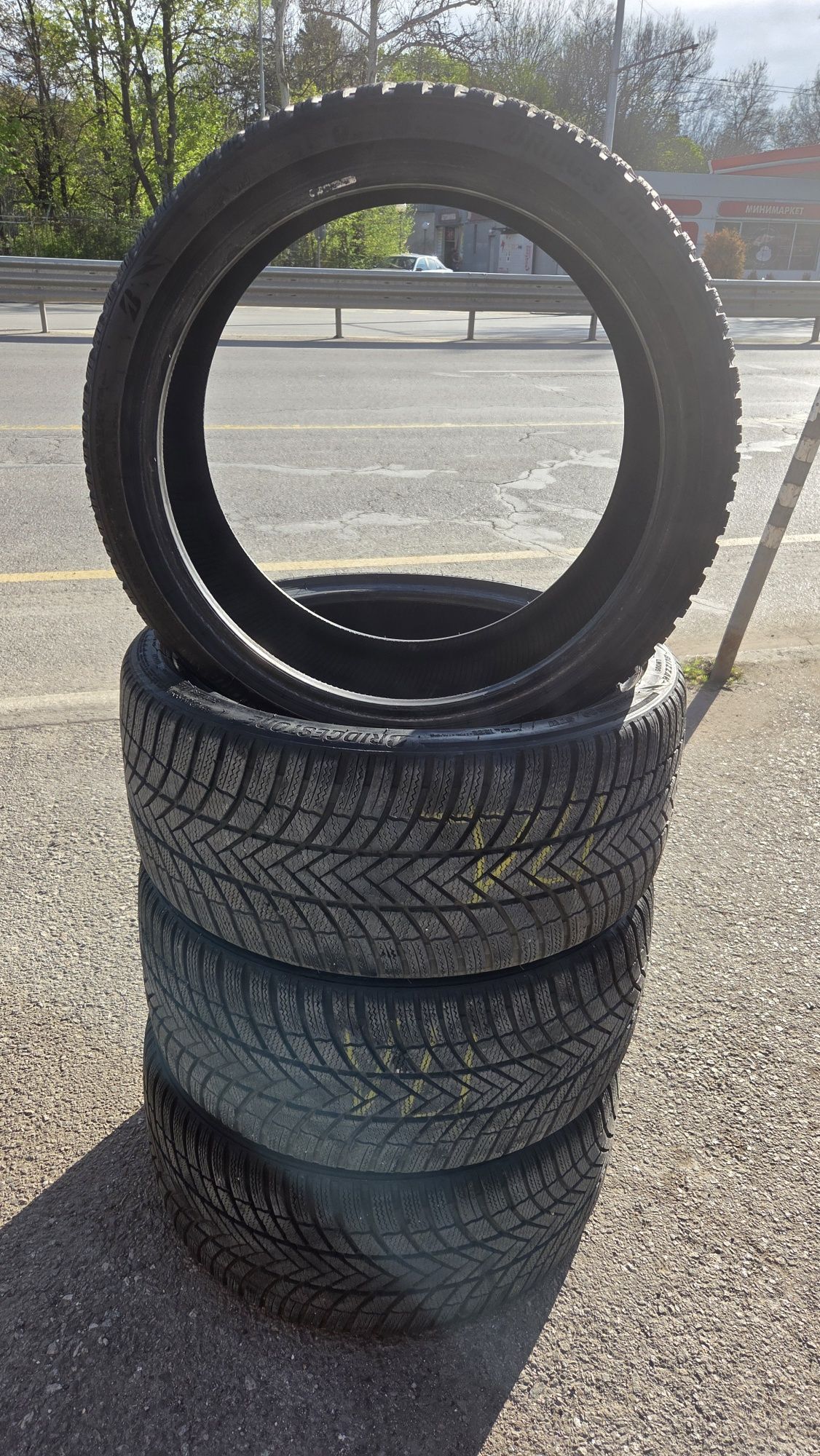 Гуми Bridgestone 255/35/20