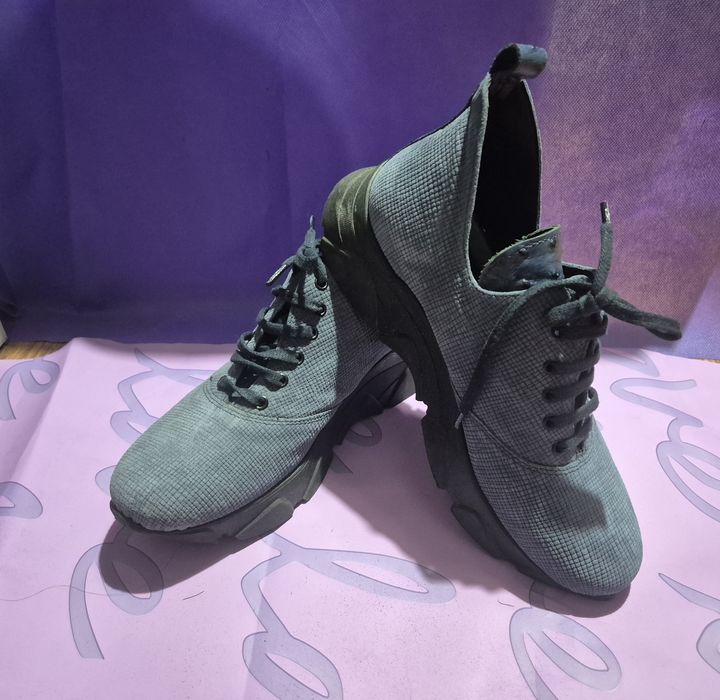 Дамски сиви обувки