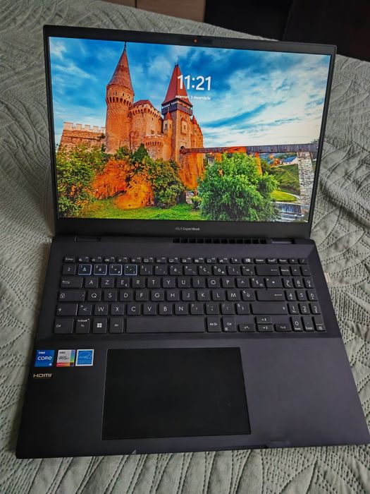Asus ExpertBook 16" /  i5 1240P. Iris XE graphic. 512 ssd