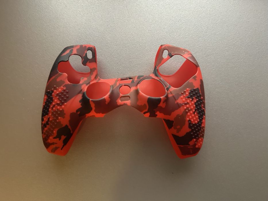 Продавам игри за ps4 и силиконов протектор за ps5 контролер