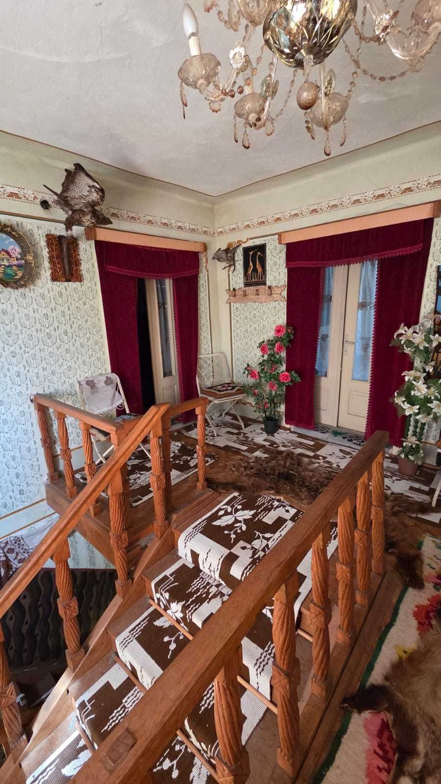 De vânzare casă în Rona de Sus, grădină, anexe și poartă tradițională