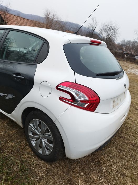 vind uși ,bara, haion, elemente caroserie Peugeot 208