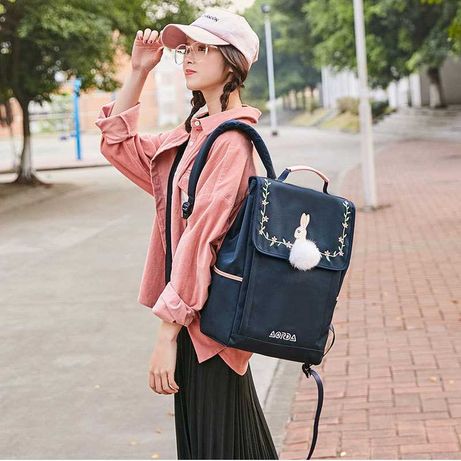 Нежный и стильный школьный рюкзак для девушек