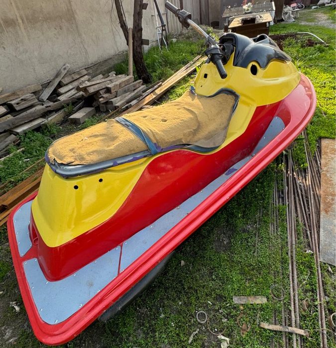 Срочно гидроцикл обмен на прицеп или плейстейшн 4,5