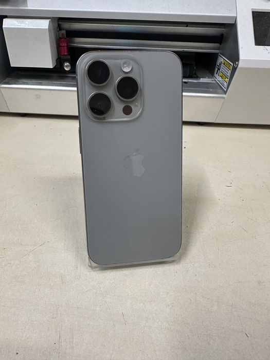 Iphone 15 pro / 128 gb / garantie