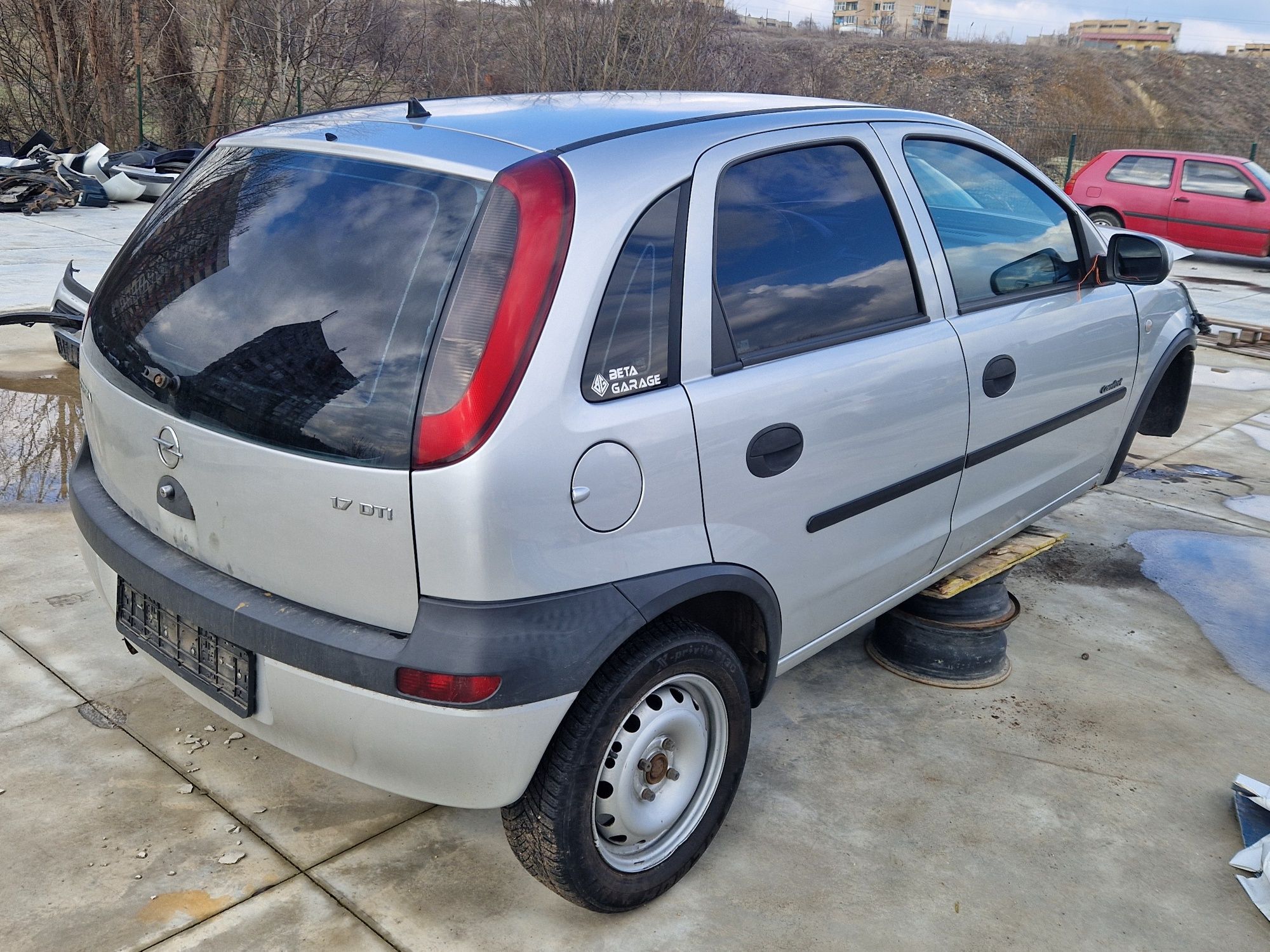 Opel Corsa 1.7 DTI (НА ЧАСТИ)