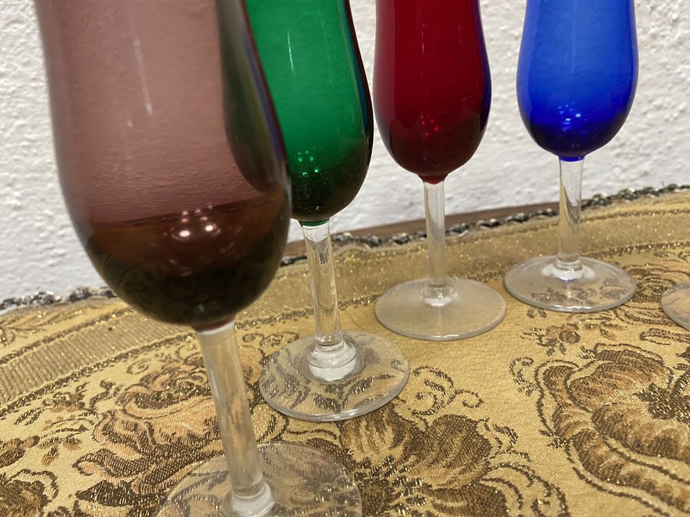 Италиански чаши от разноцветно стъкло мурано