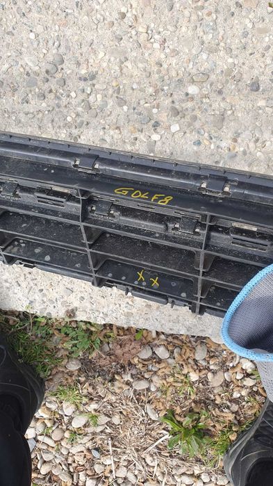grila centru bara fata Vw Golf 8,