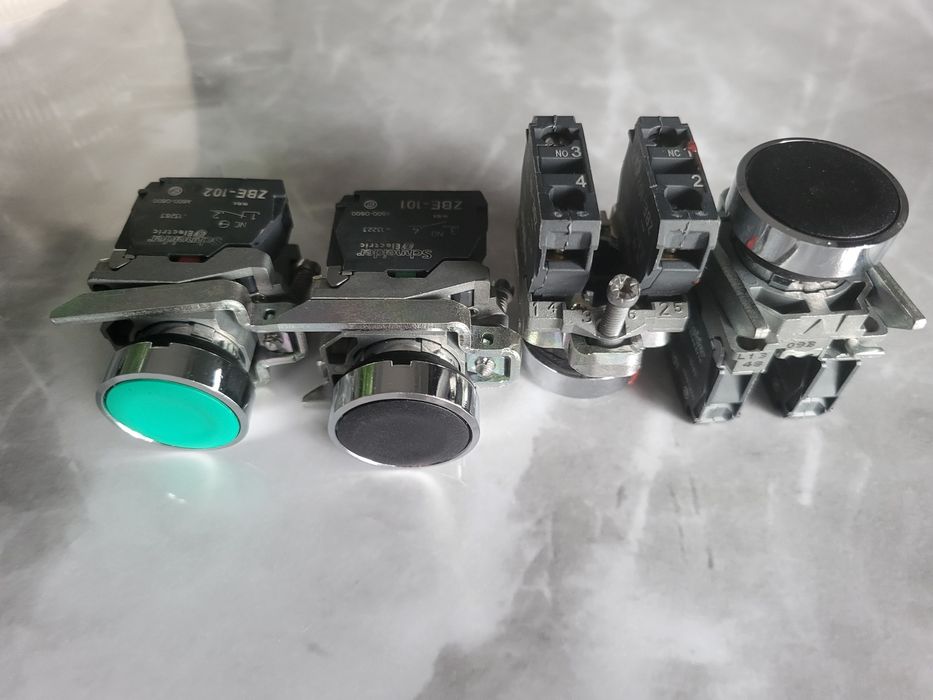 Butoane cu revenire Schneider