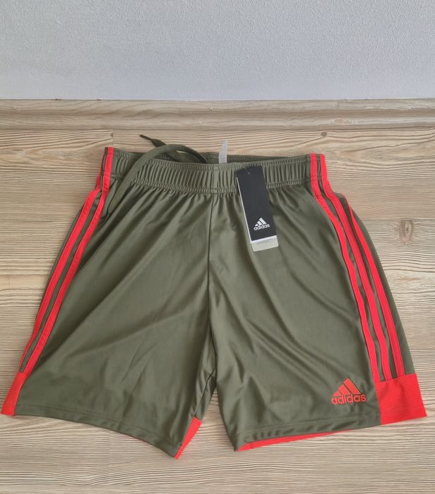 Pantaloni scurți Adidas