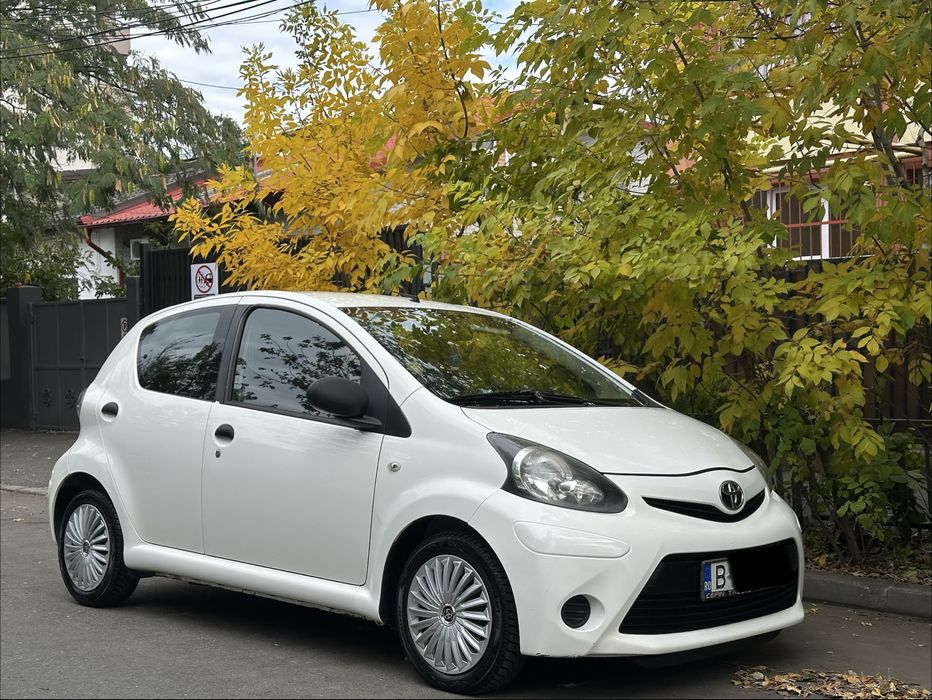 Toyota Aygo 2014 1.0 benzina 70cp EURO 5 consum mic stare impecabila