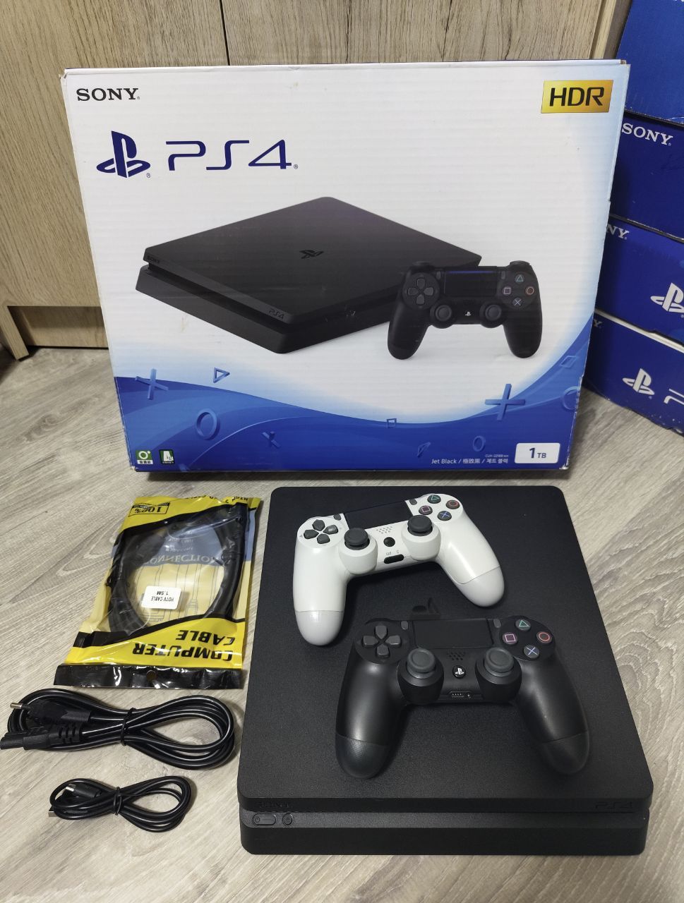 Playstation 4 slim-9.00 oyin arzon yozsa boladi