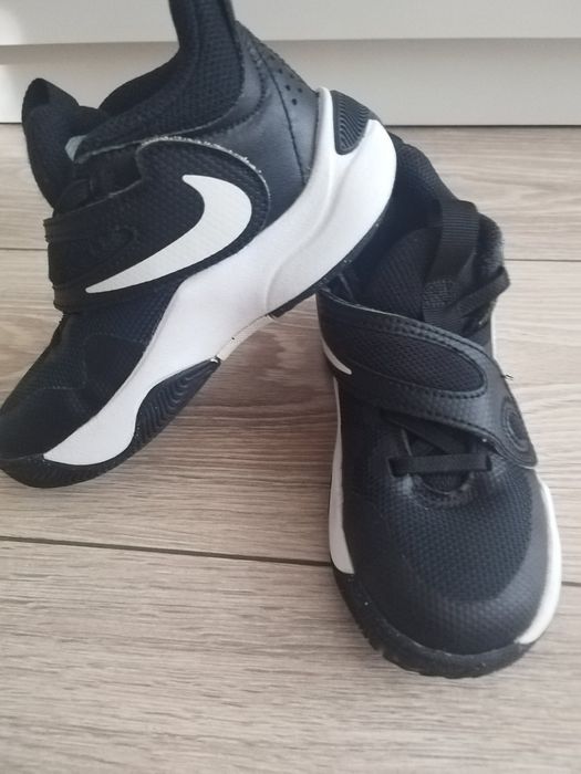 Детски маратонки Nike team hustle
