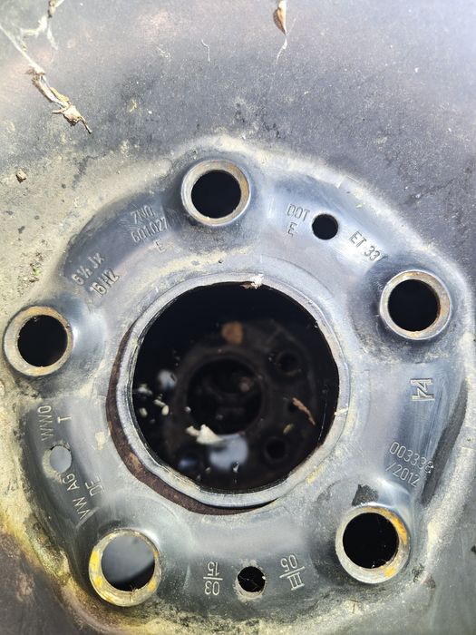 Anvelope iarna Pirelli  215 65 16"  Vw Tiguan pe jante din otel