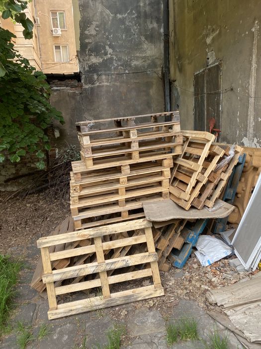 Подарявам палета и скари