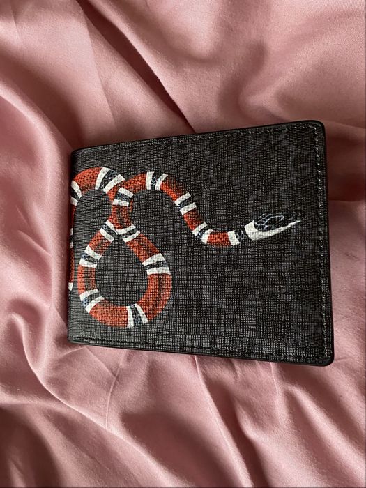 Portofel gucci.      O