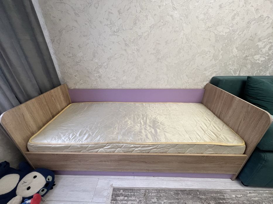 Продам односпальную кровать