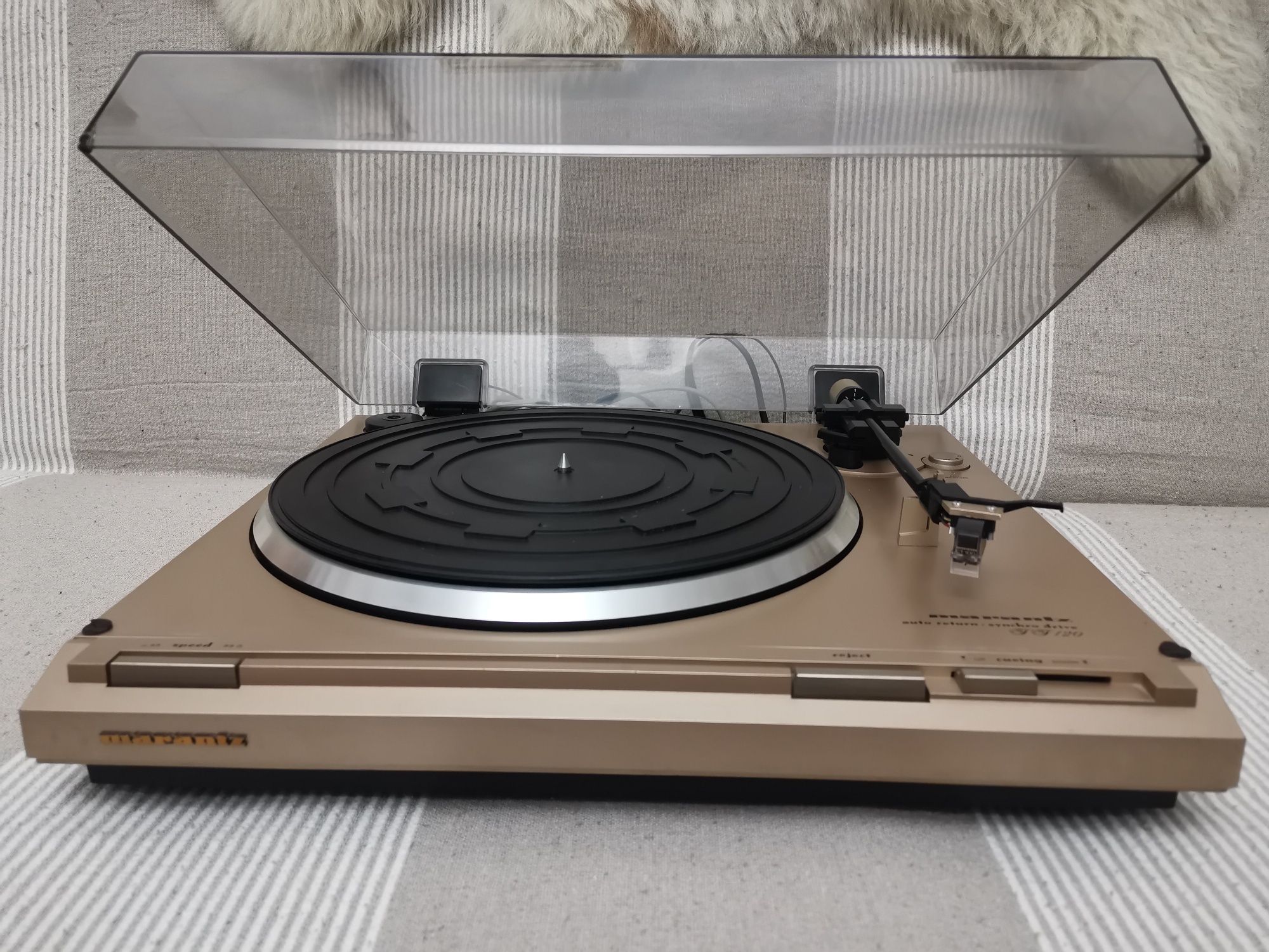 Pick up Marantz TT 120