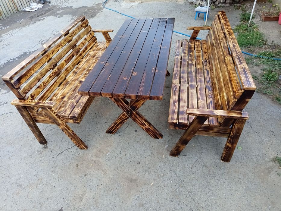 Стол + 2 скамейки из натурального дерева, прочный и красивый