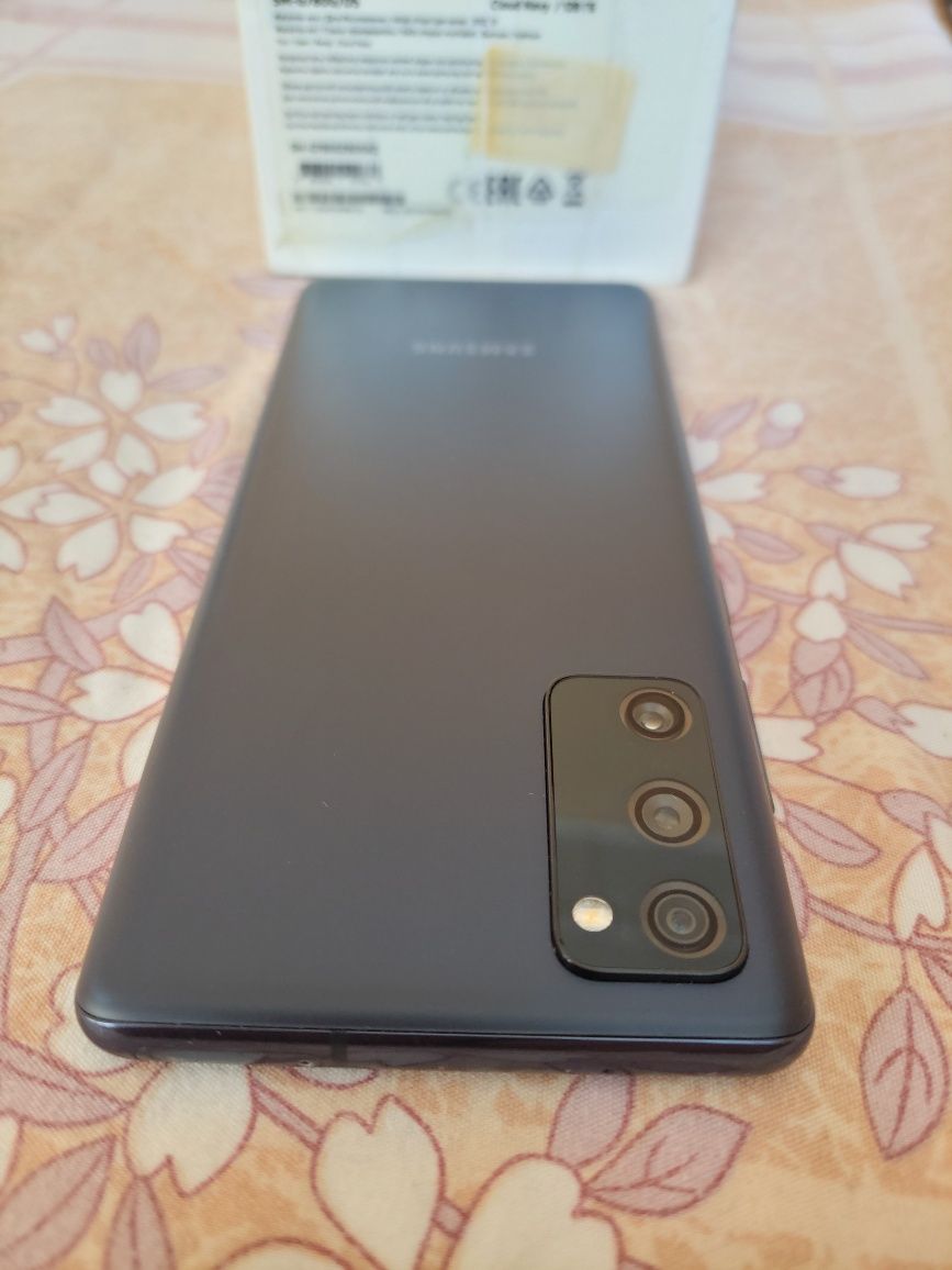 Samsung S20 FE 6+6/128гб Duos