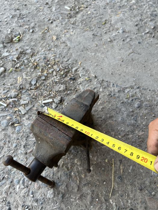 Тиски советские железные