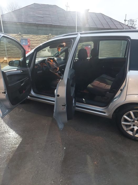 Vând Opel Zafira 1.9