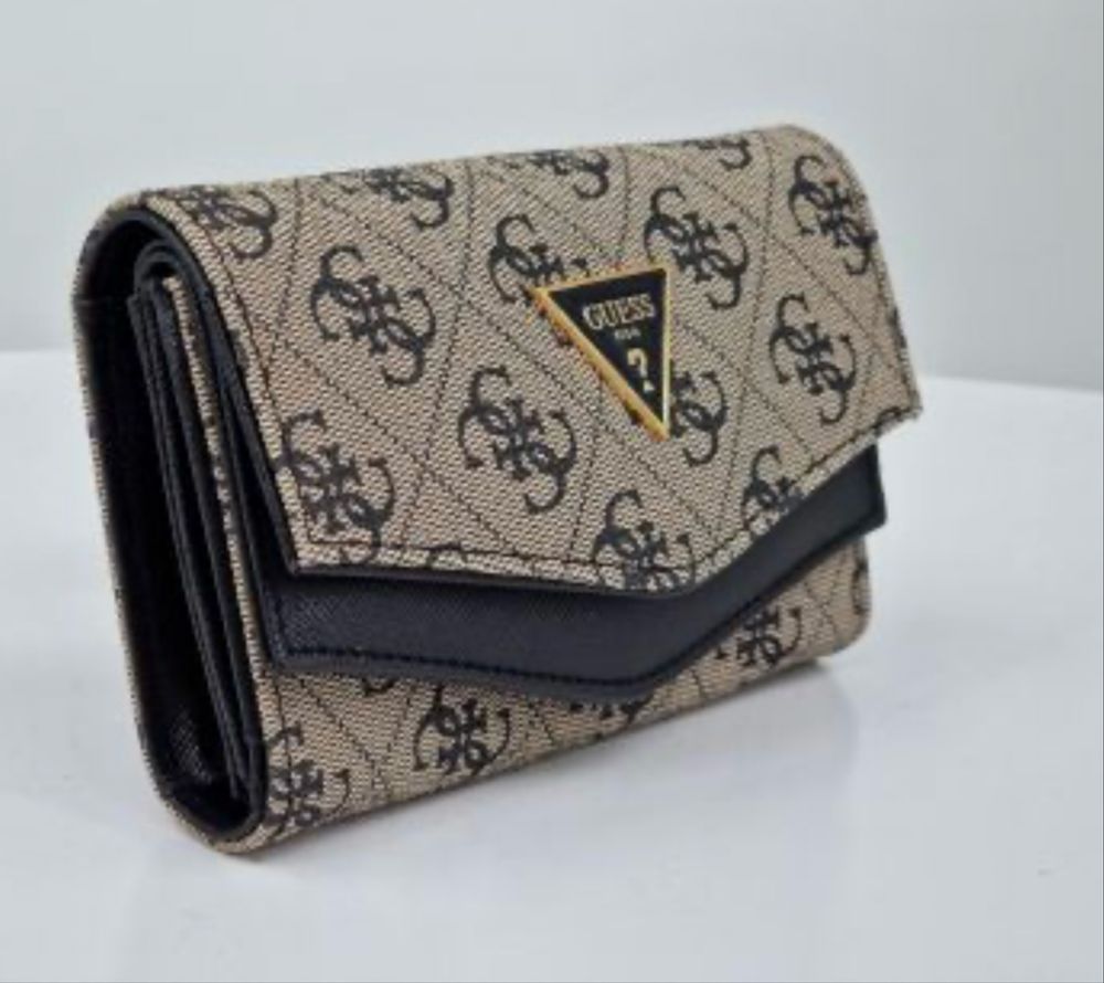 Дамски портфейл Guess