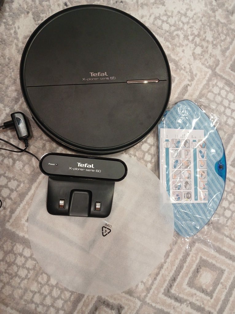 Продам робот пылесос Tefal