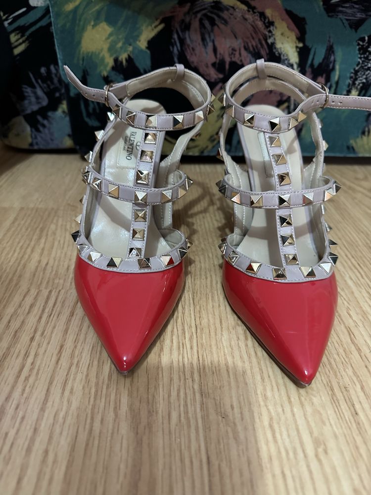 Pantofi Valentino rosii