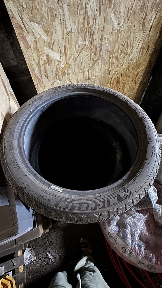 Шины Michelin X-ice snow 255/40/R20 зима