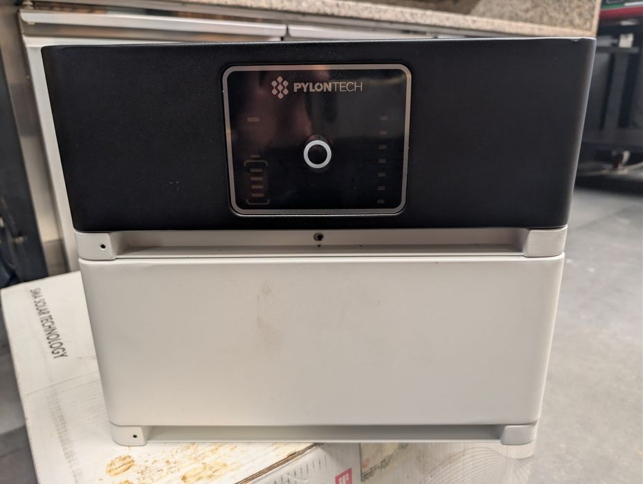 Baterie Pylontech 3.55kw nouă