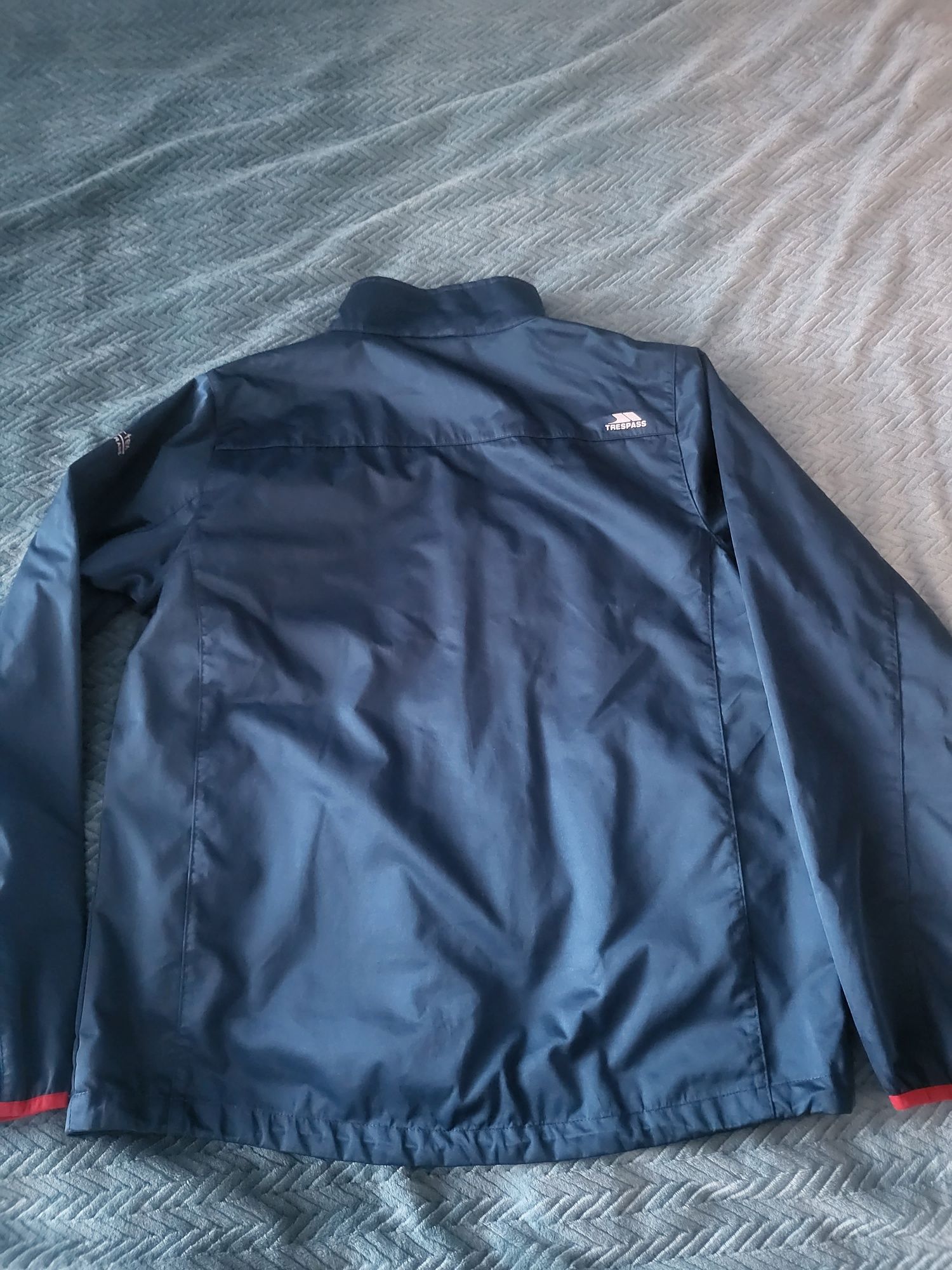 Softshell Trespass XL, rezistent la ploaie si vant