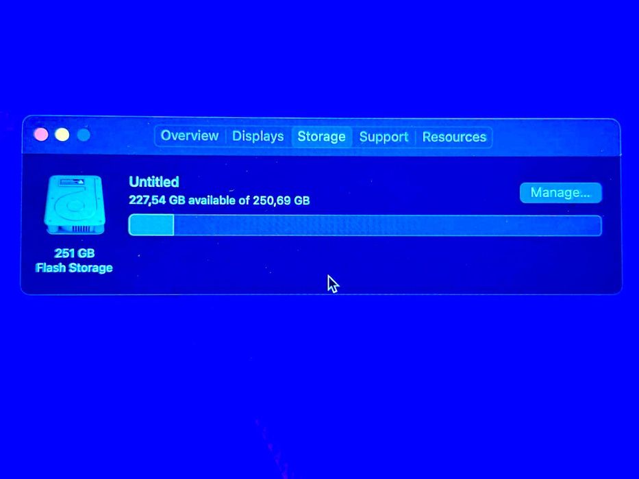 Laptop Apple MacBook Pro13, ecran Retina, 512 GB.