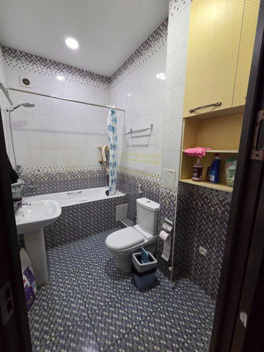 Golden House квартира 3 комнатная с ремонтом  за   (Паркентский Рынок)