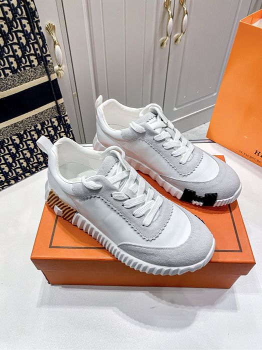 Adidasi Hermes diferite marimi